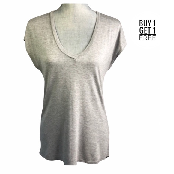 TROUVE Nordstrom Grey  V-Neck Hi Lo Tee Small - Picture 1 of 16
